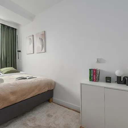 Lumina I Premium 3br With Balcony I Ac *