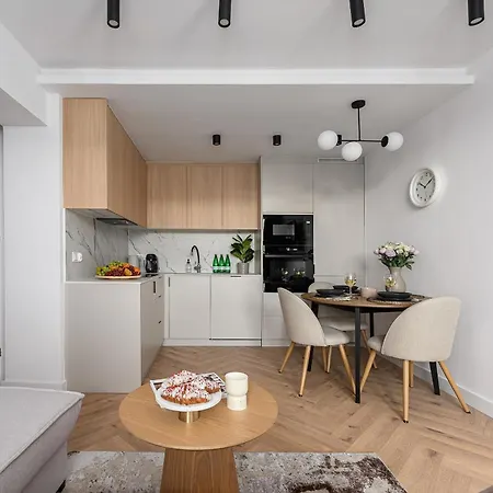 Lumina I Premium 3br With Balcony I Ac *